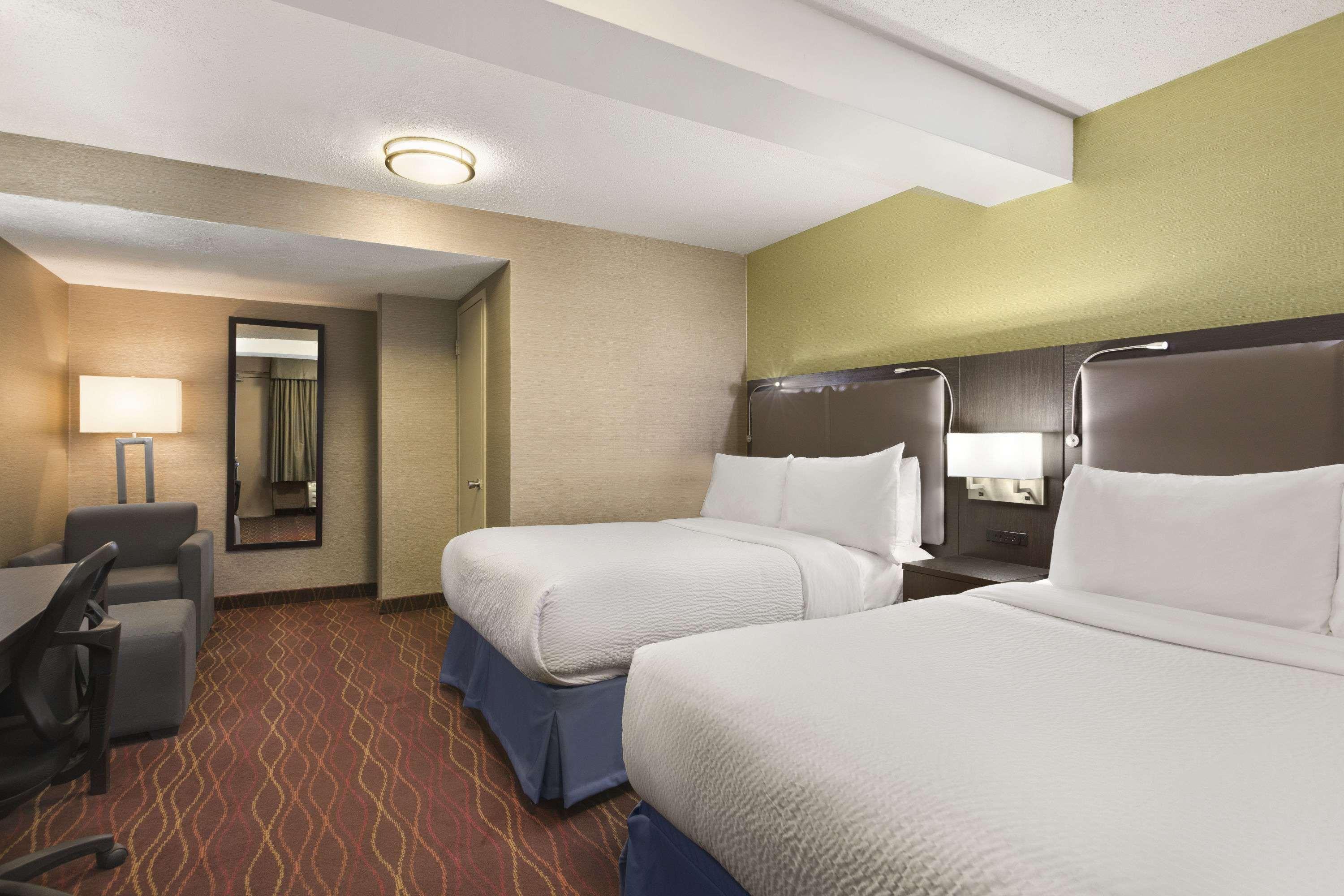 Days Inn By Wyndham Ottawa Kültér fotó