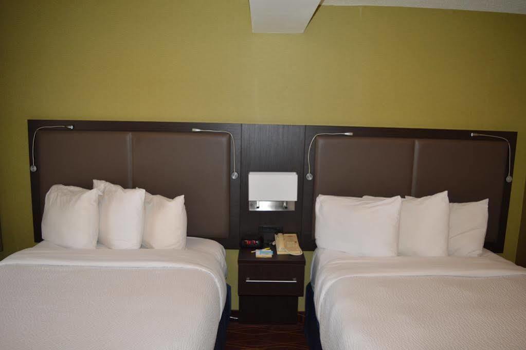Days Inn By Wyndham Ottawa Kültér fotó